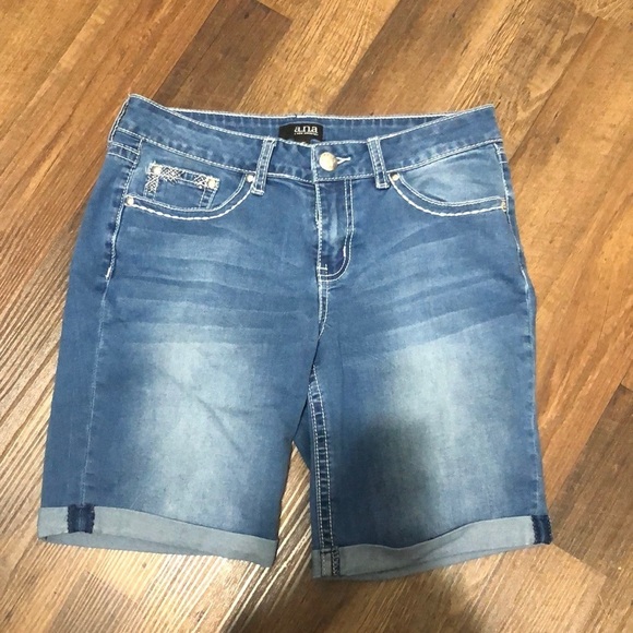 A.n.a A New Approach blue Jean shorts - Picture 1 of 10